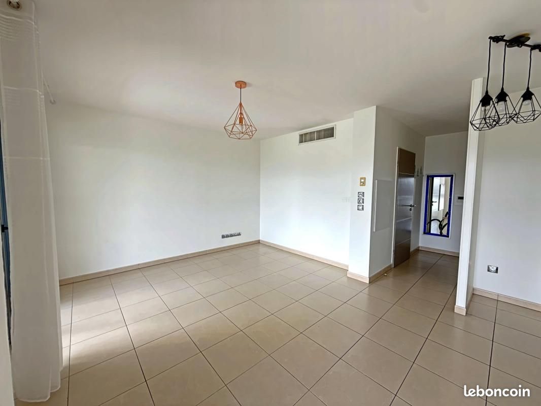 Appartement à louer, 33m², Marseille 8ème