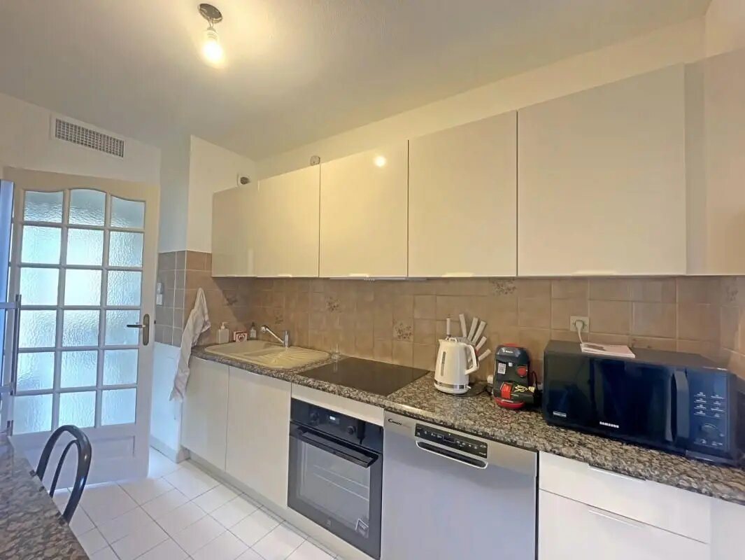 Appartement à louer, 61m², Marseille 8ème
