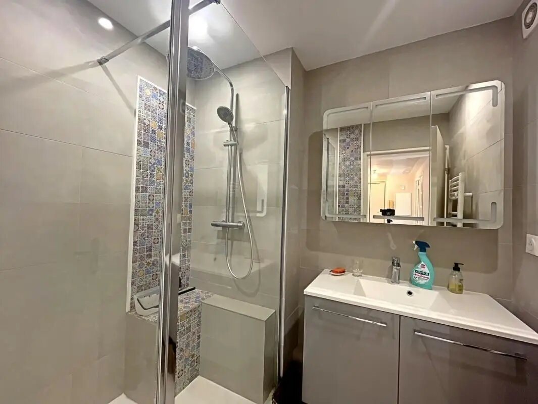 Appartement à louer, 61m², Marseille 8ème