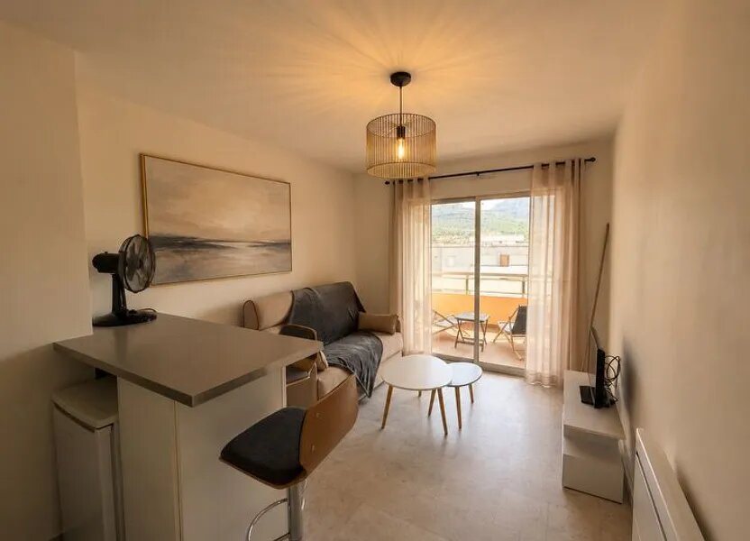 Appartement à louer, 21m², Marseille 8ème