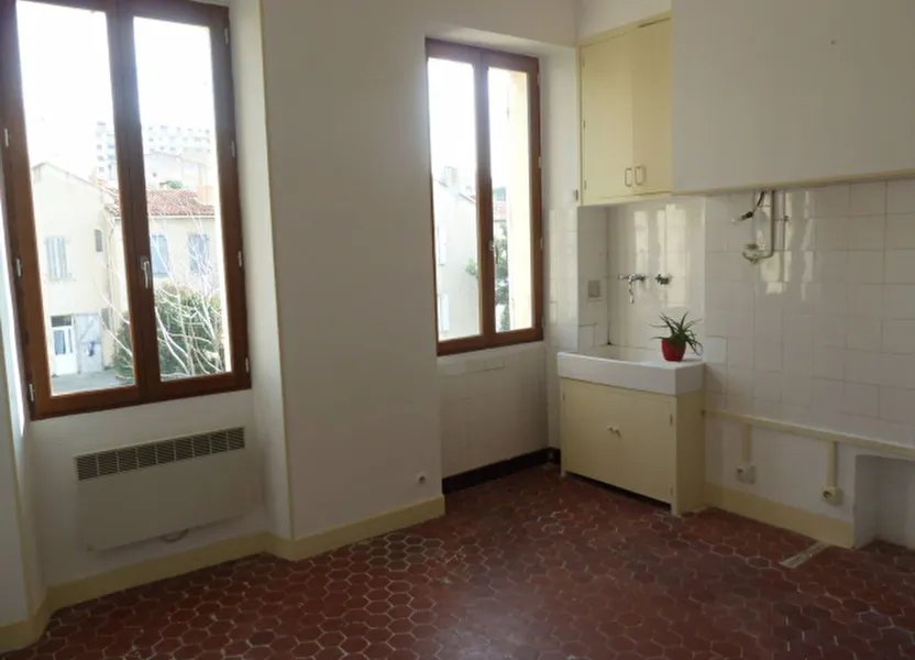 Appartement à louer, 29m², Marseille 7ème