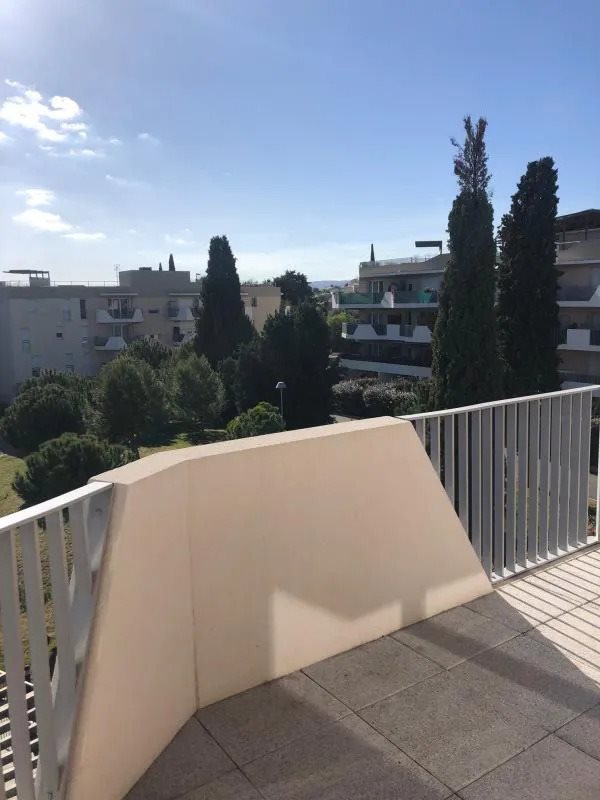 Appartement à louer, 40m², Carros