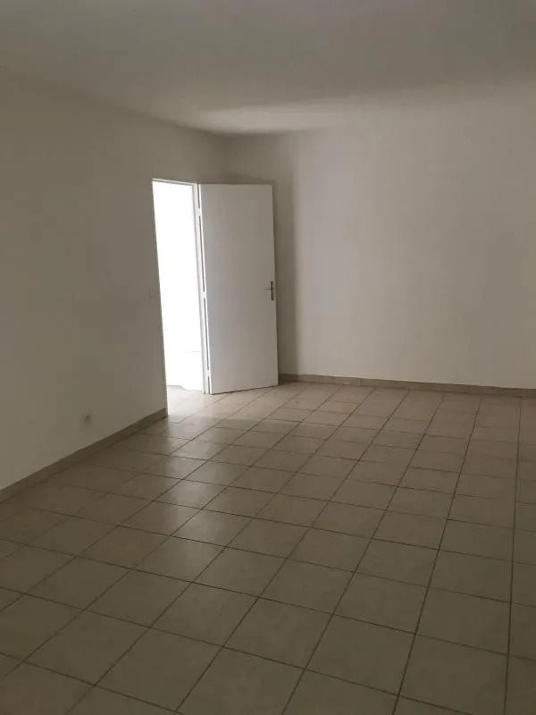 Appartement à louer, 33m², Carros