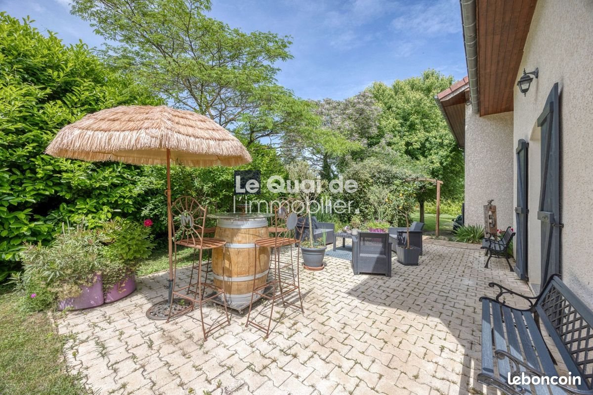 Maison à vendre, 154m², Charnècles