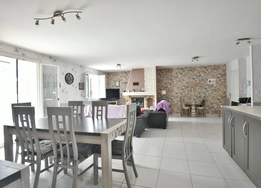 Maison à vendre, 108m², Villieu-Loyes-Mollon