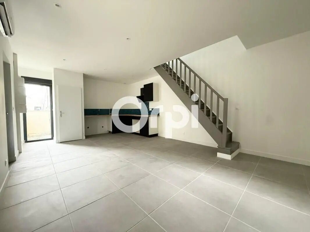 Maison à louer, 80m², Belleu
