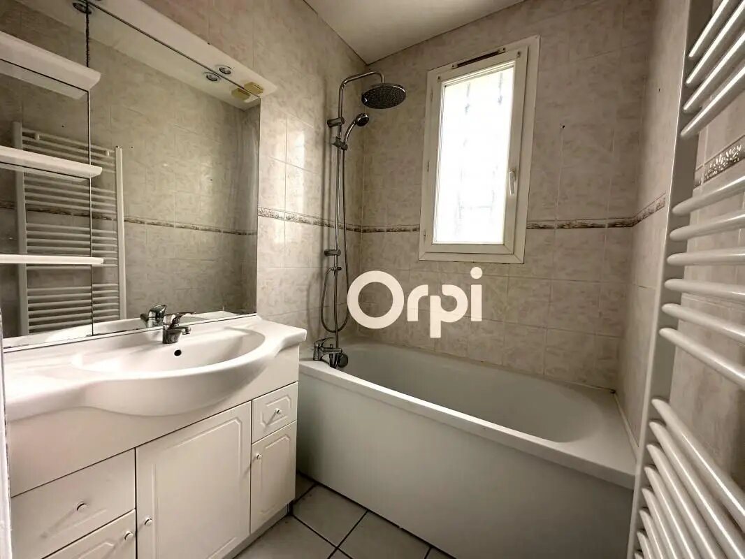 Maison à louer, 77m², Belleu