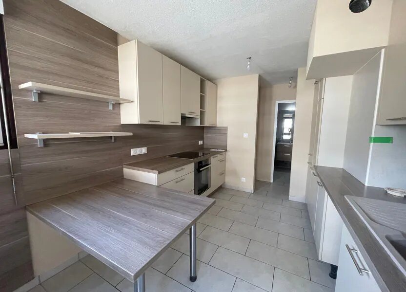 Appartement à louer, 69m², Cluses