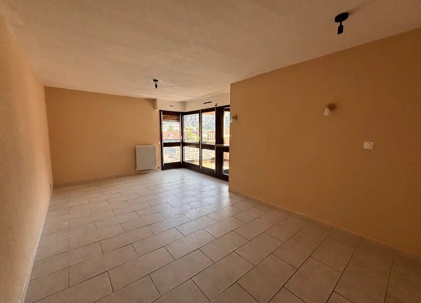 Appartement à louer, 69m², Cluses
