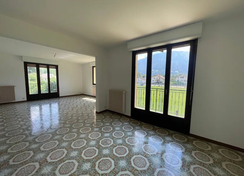 Appartement à louer, 111m², Cluses
