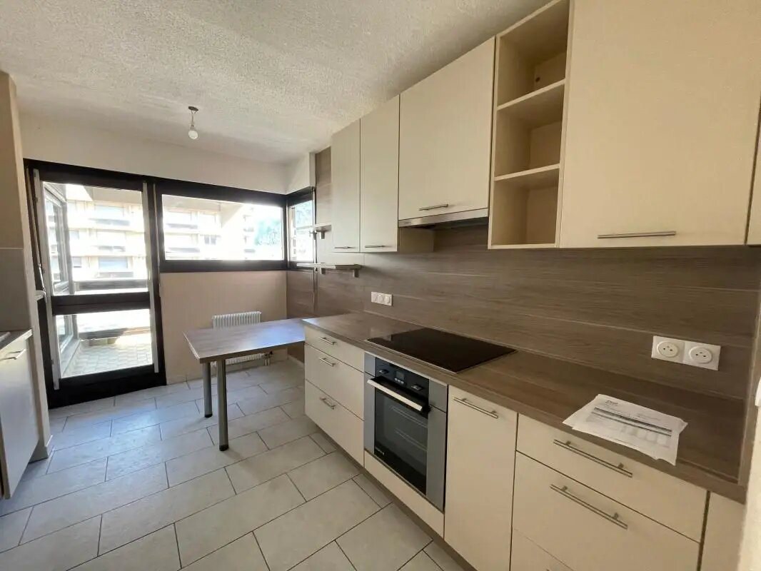 Appartement à louer, 69m², Cluses
