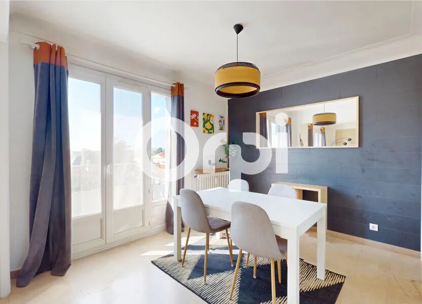 Appartement à louer, 98m², Bron