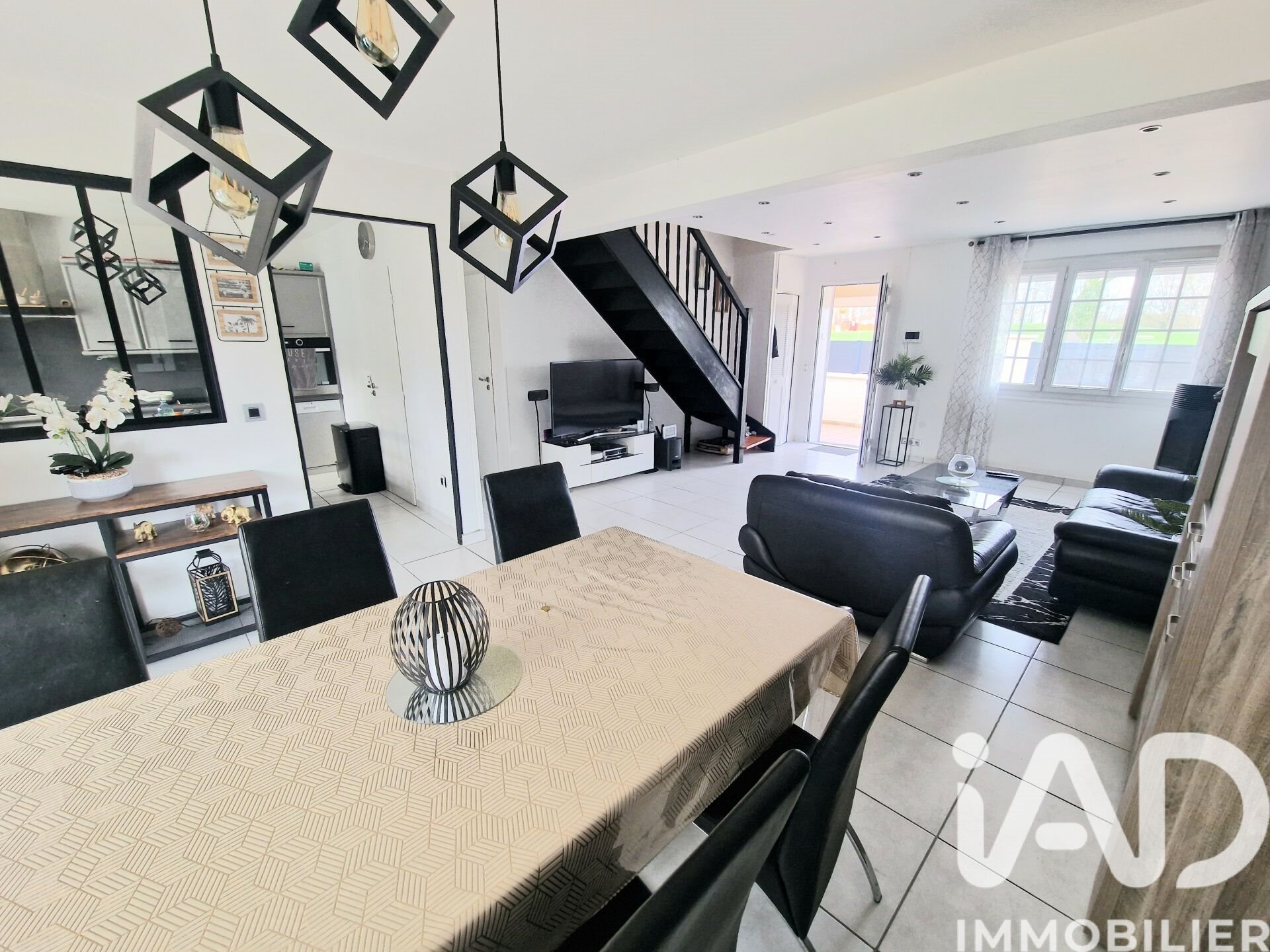 Maison à vendre, 92m², Nemours