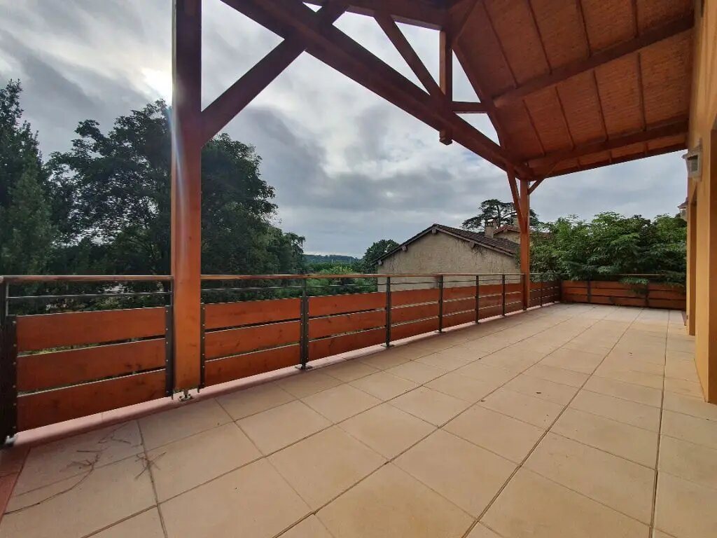 Appartement à louer, 98m², Albigny-sur-Saône