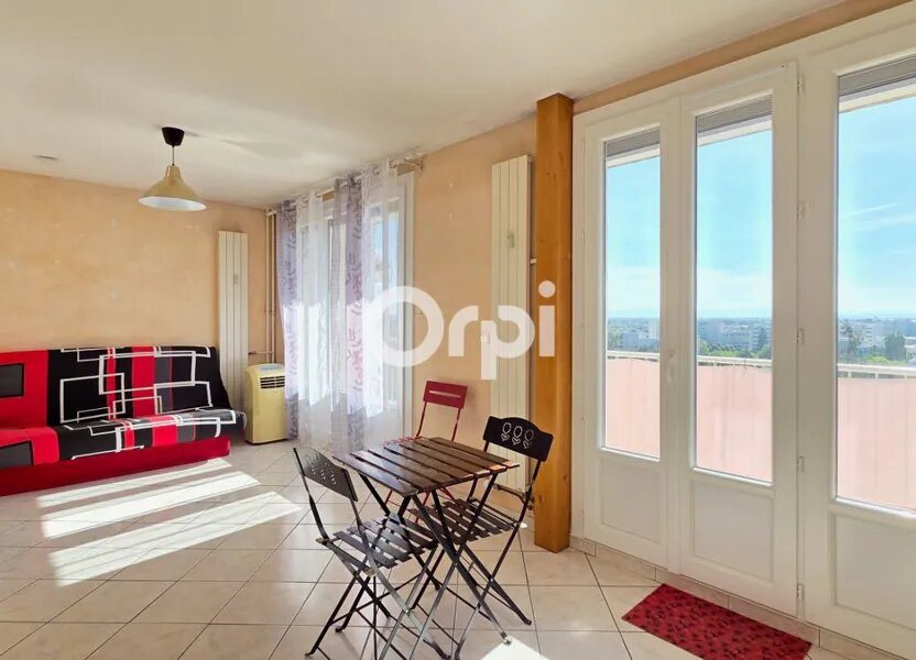 Appartement à vendre, 45m², Décines-Charpieu