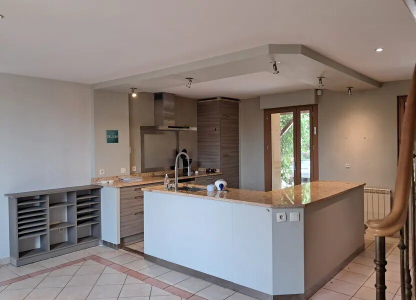 Maison à louer, 121m², Solaize