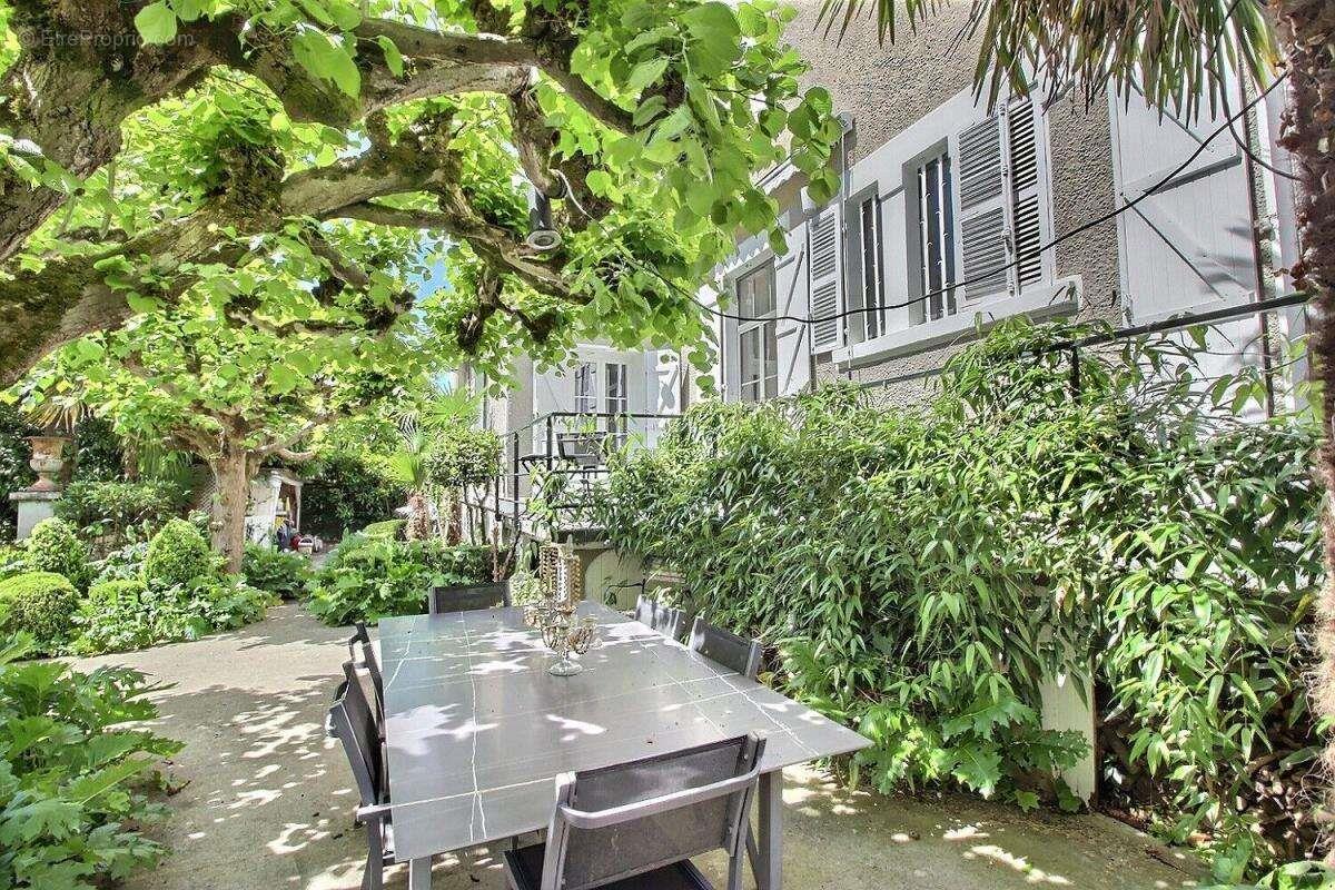 Maison à vendre, 347m², Jurançon
