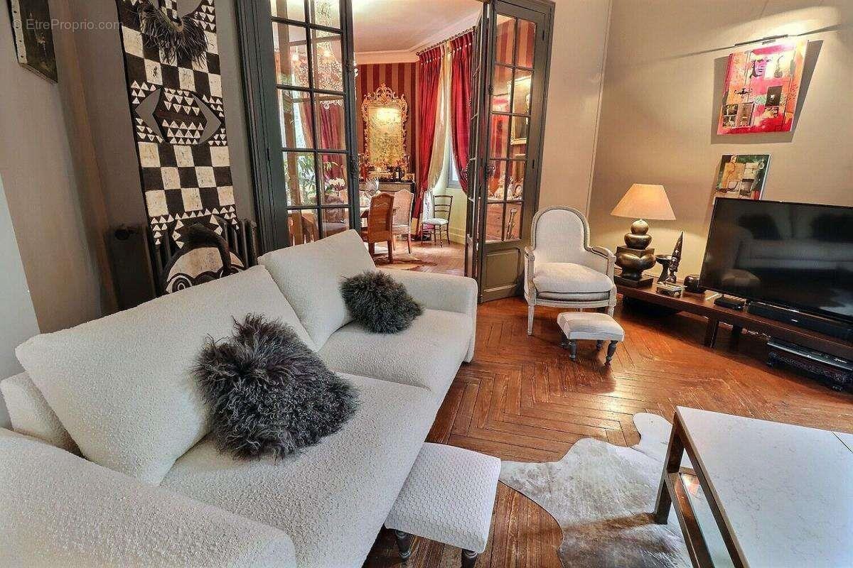 Maison à vendre, 347m², Jurançon