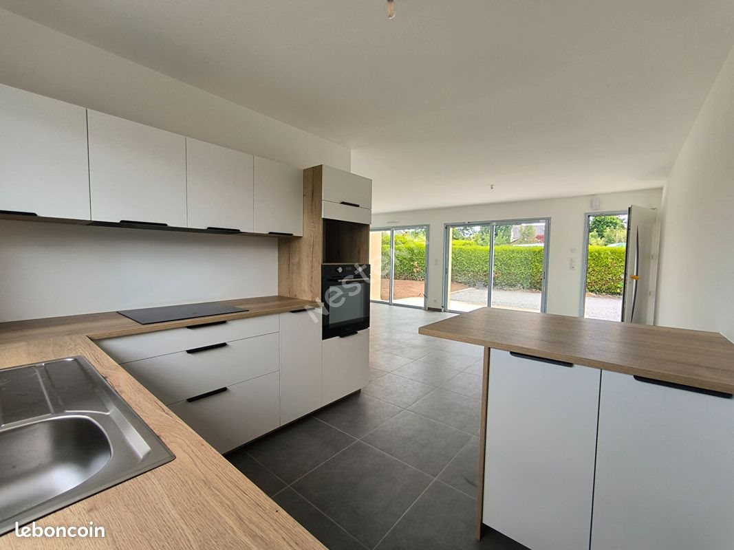 Maison à louer, 92m², Pleucadeuc