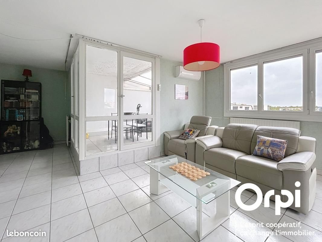 Appartement à vendre, 75m², Décines-Charpieu