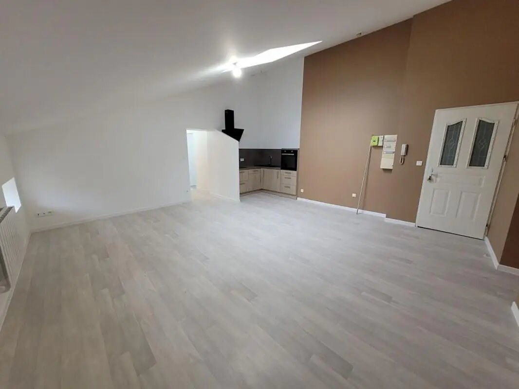 Appartement à louer, 79m², Fains-Véel