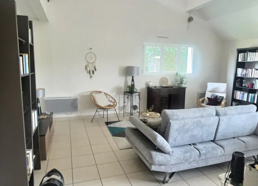 Appartement à louer, 83m², Sauvagnon