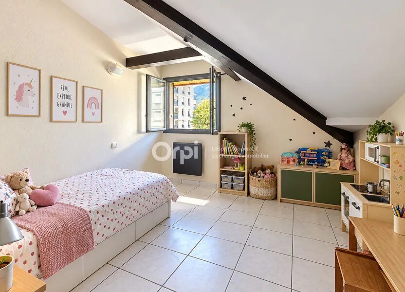 Appartement à louer, 77m², Albertville