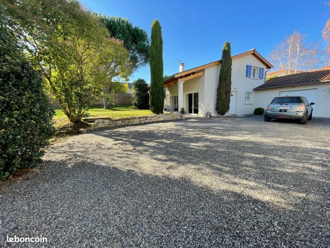 Maison à louer, 117m², Orliénas