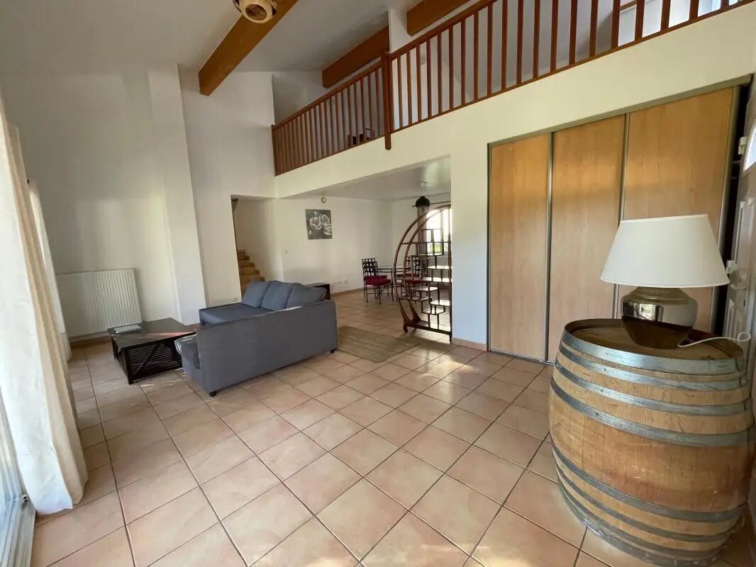 Maison à louer, 117m², Orliénas