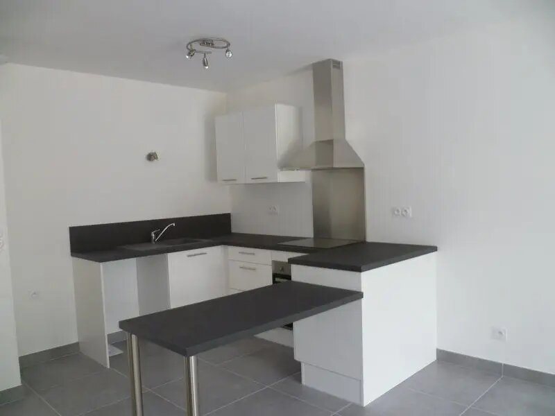 Maison à louer, 64m², Yvoy-le-Marron