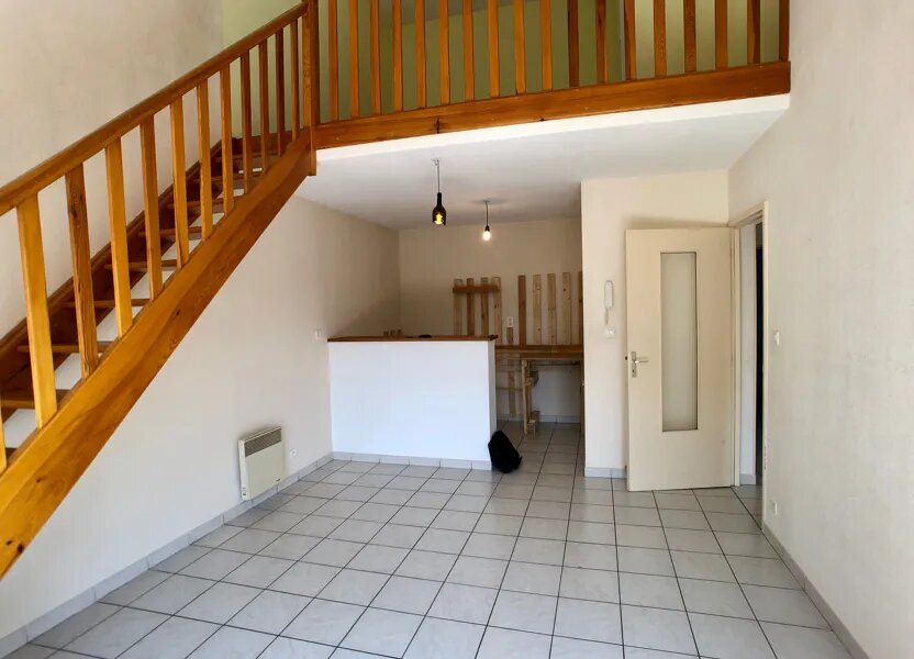 Appartement à louer, 58m², Florac