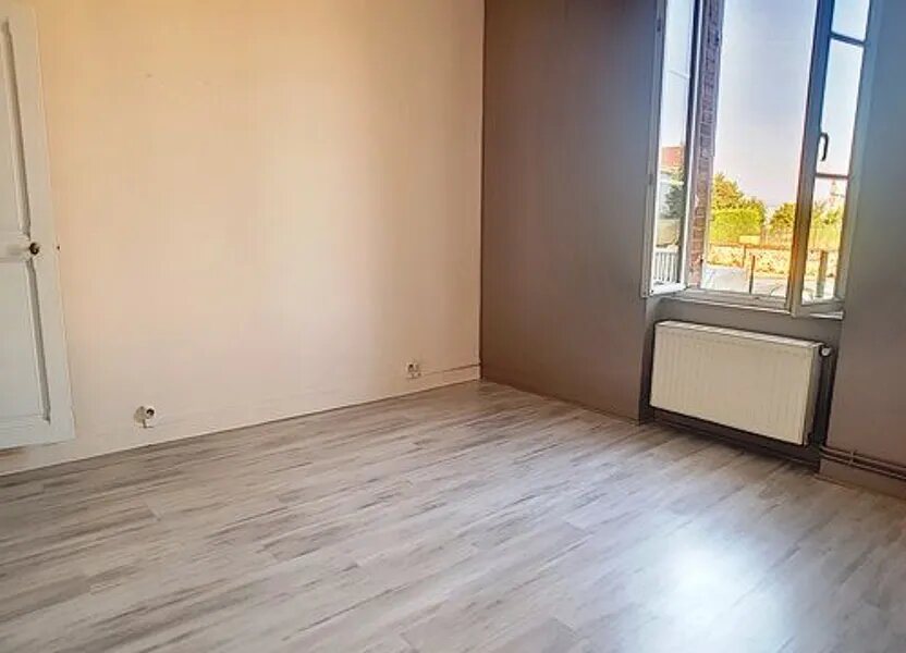 Maison à louer, 51m², Toury