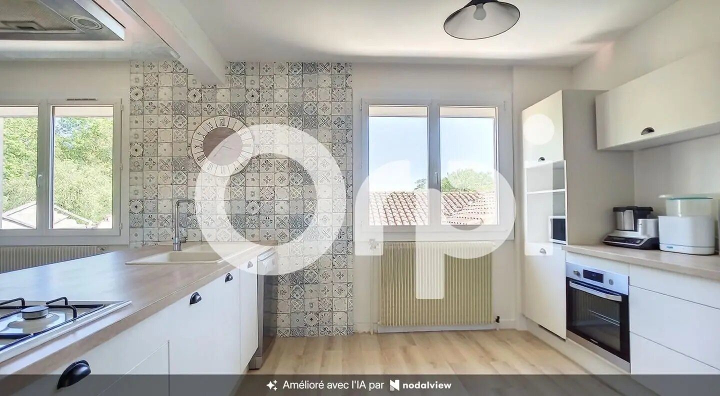 Maison à louer, 201m², Saint-Marcel