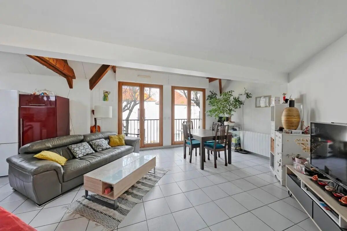 Appartement à vendre, 70m², Saint-Thibault-des-Vignes