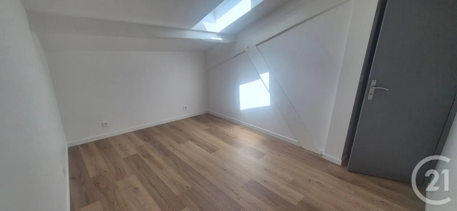 Appartement à louer, 140m², Servon