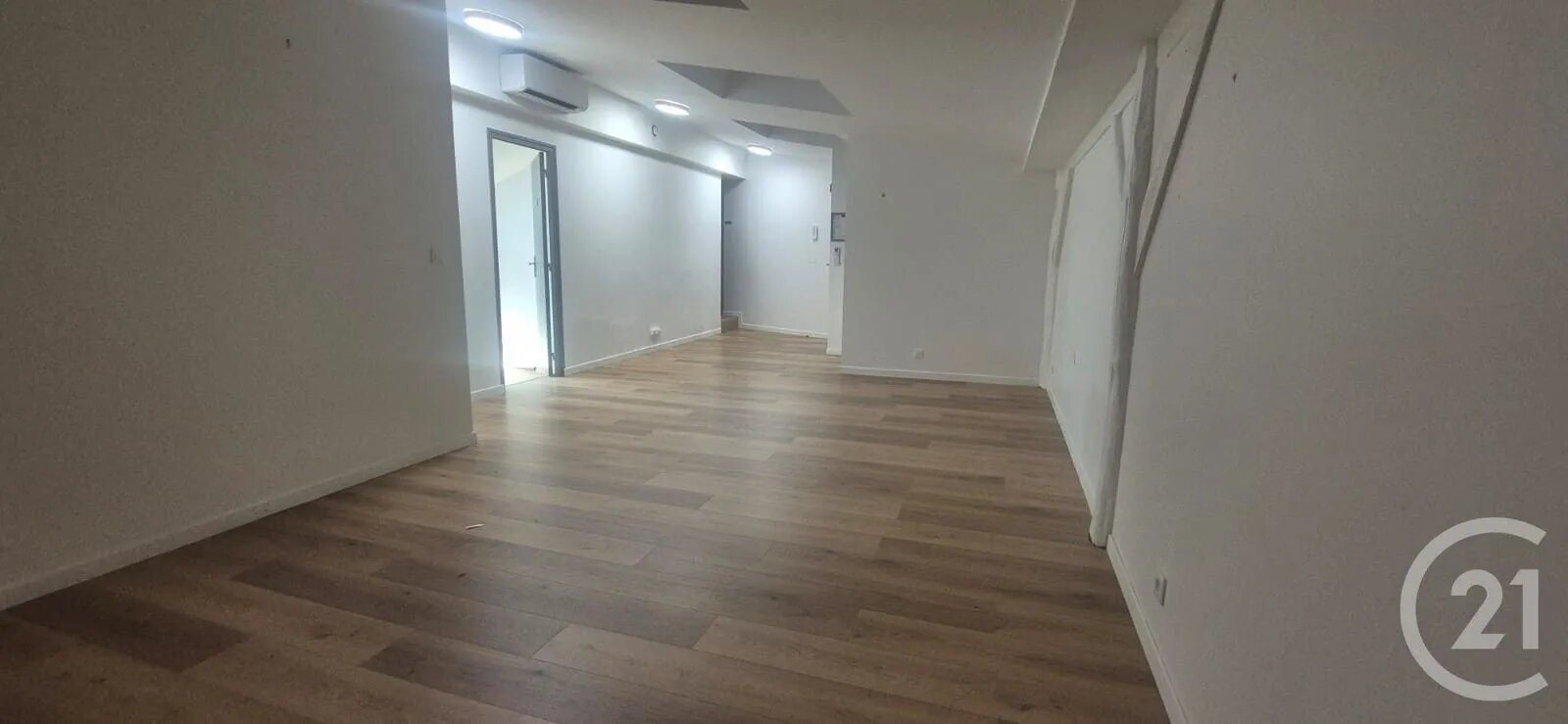 Appartement à louer, 140m², Servon