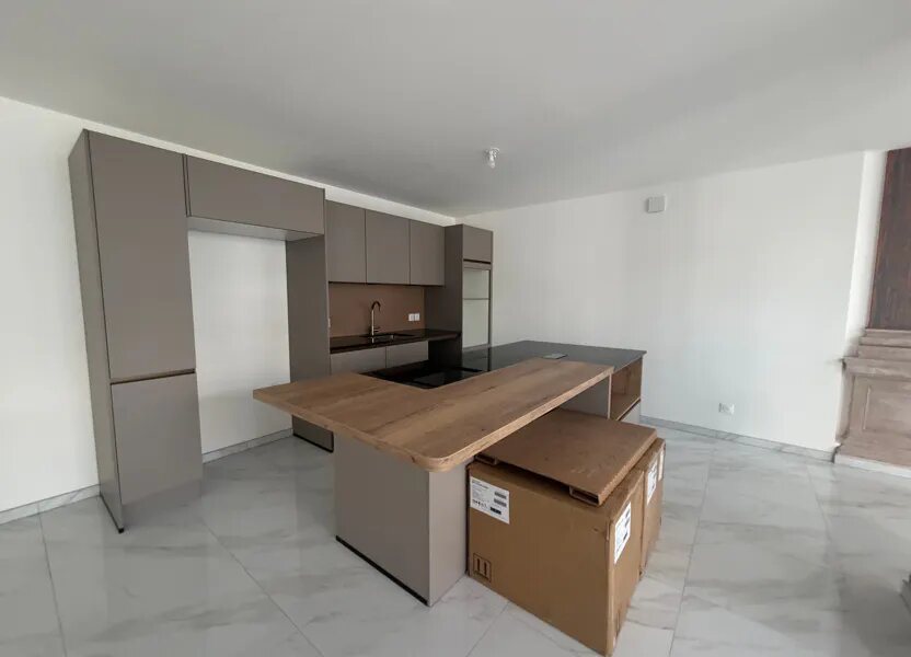 Appartement à louer, 105m², Emerainville