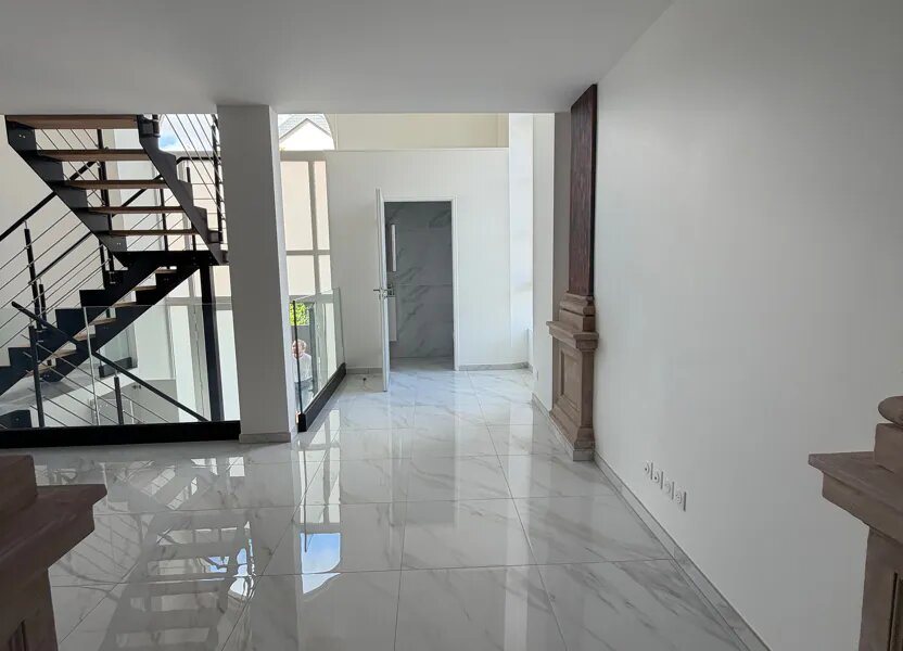 Appartement à louer, 105m², Emerainville