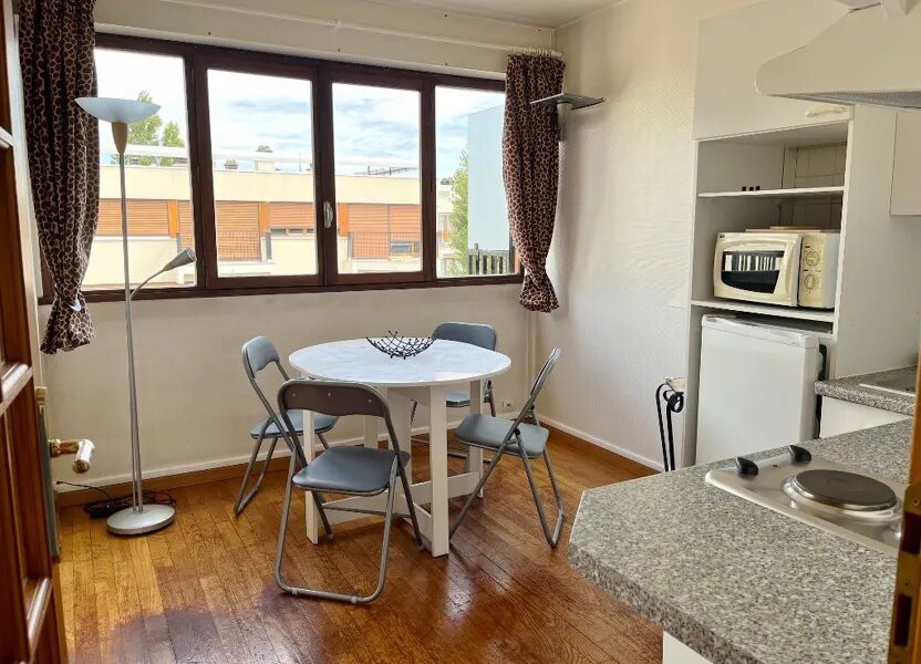 Appartement à louer, 25m², Le Chesnay