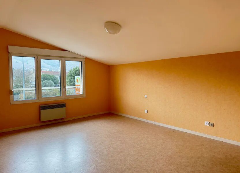 Appartement à louer, 82m², Aussillon
