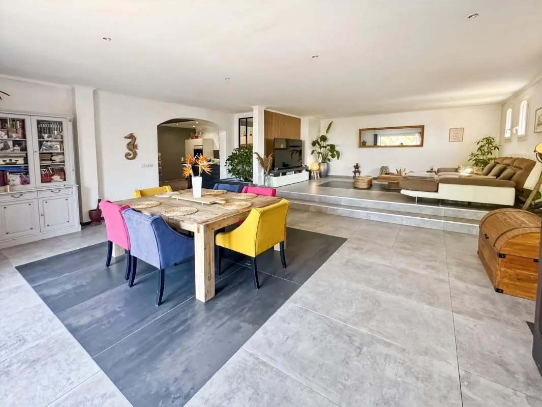 Maison à vendre, 231m², Fréjus