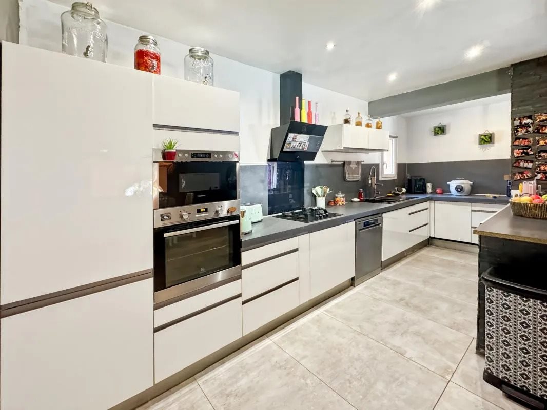 Maison à vendre, 231m², Fréjus