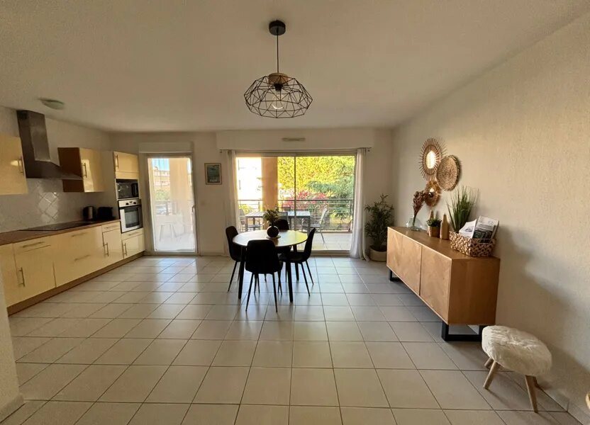 Appartement à louer, 70m², Fréjus