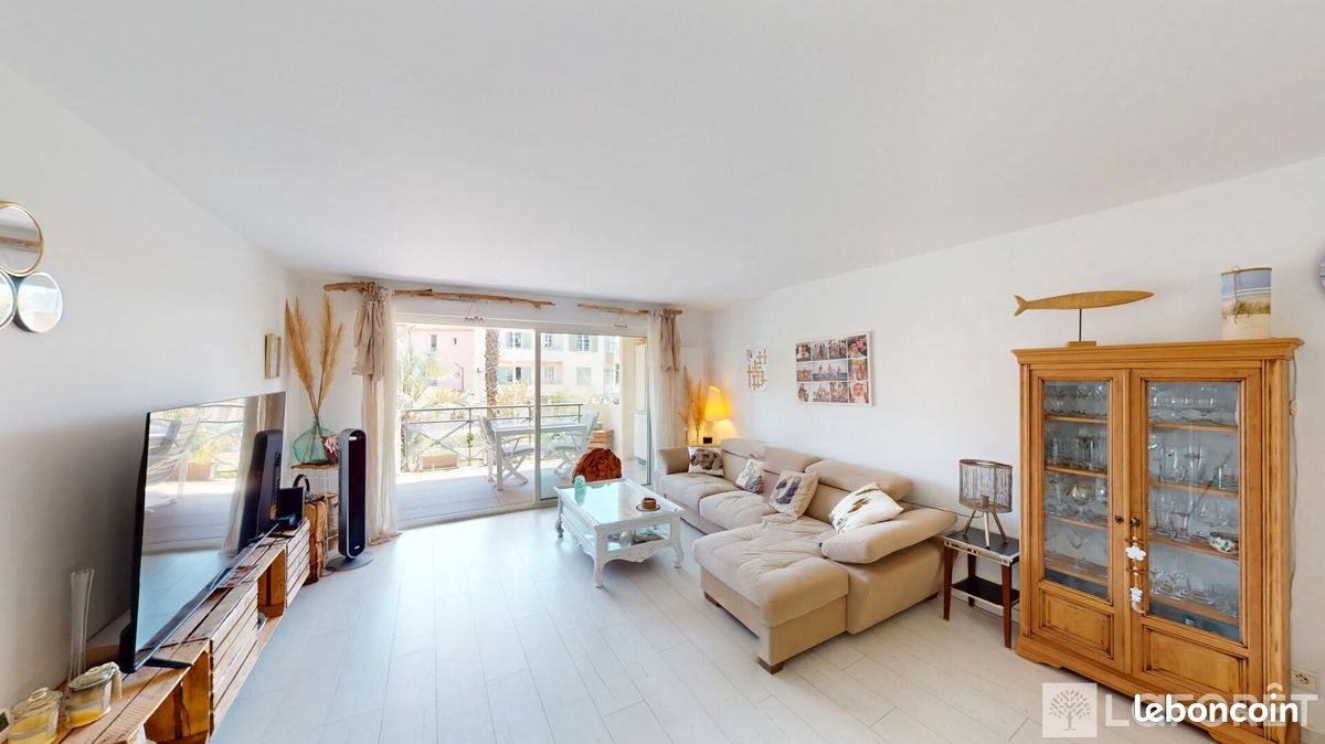 Appartement à louer, 74m², Saint-Raphaël
