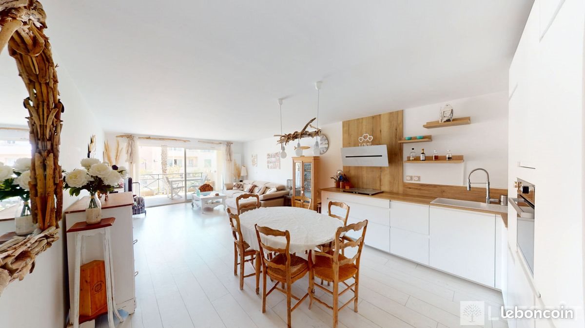 Appartement à louer, 74m², Saint-Raphaël