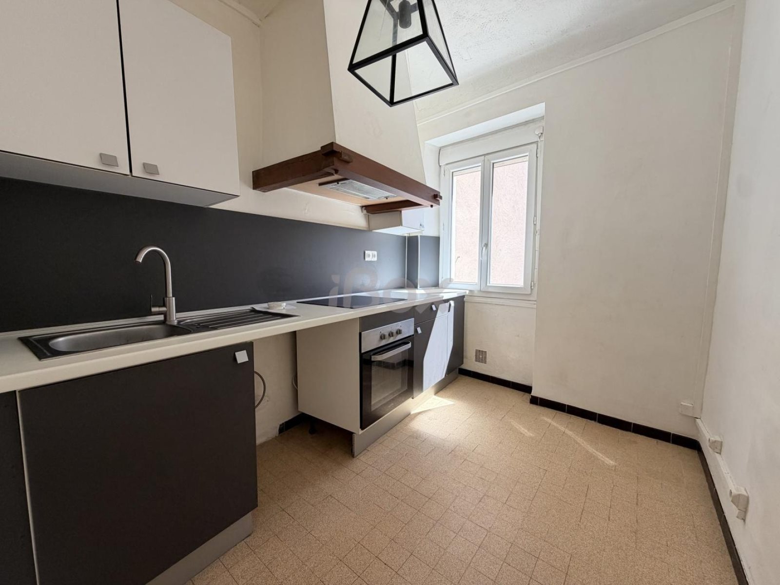 Appartement à louer, 1m², Cuers