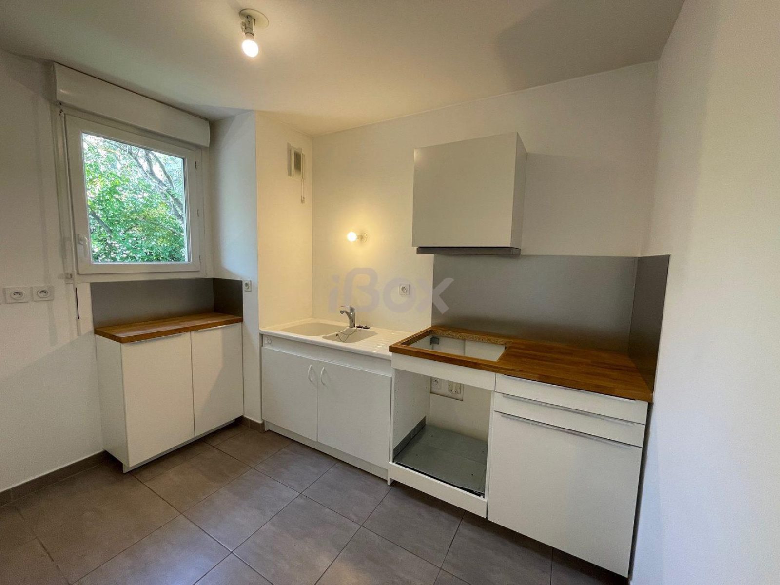 Appartement à louer, 2m², Toulon