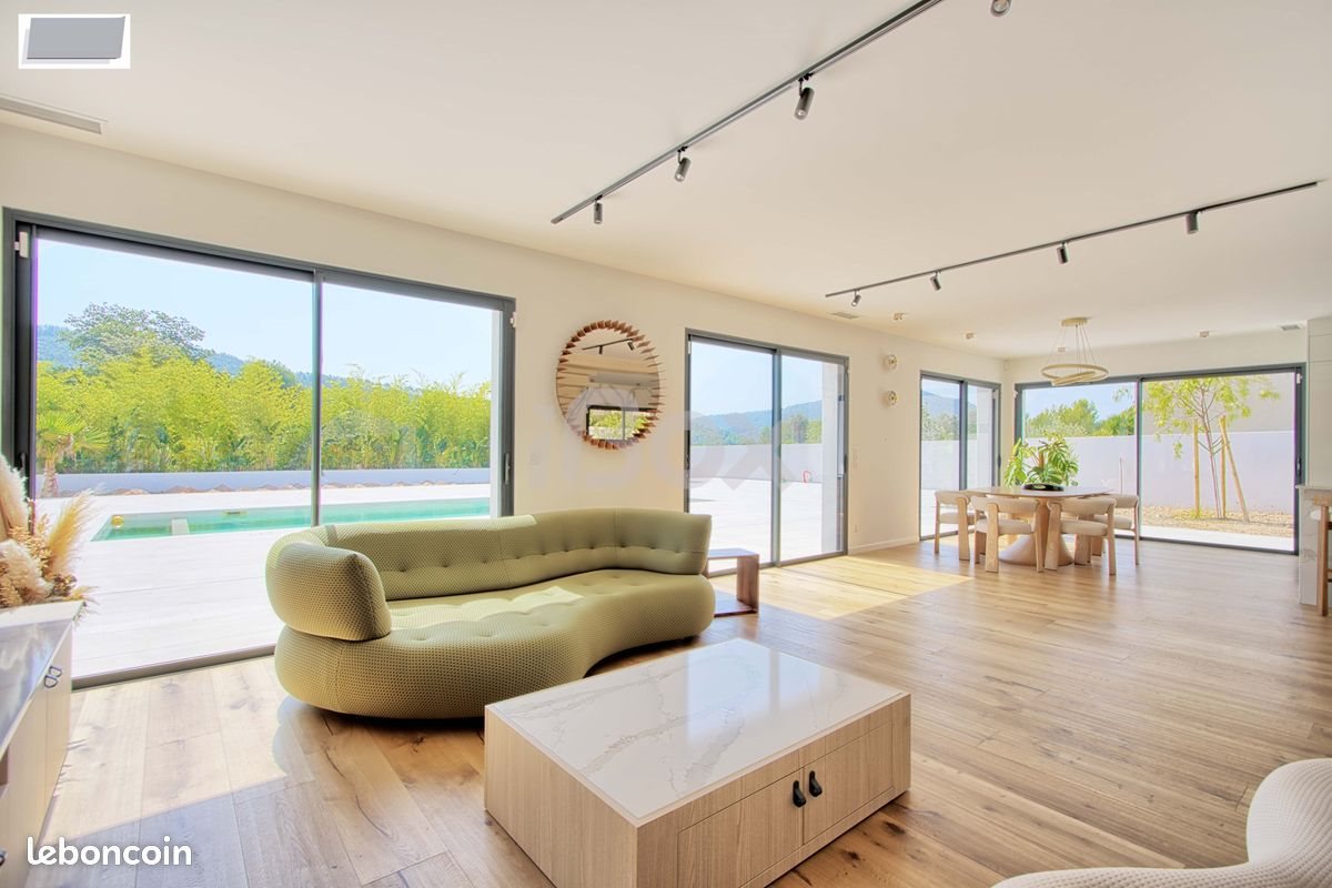 Maison à vendre, 154m², La Crau