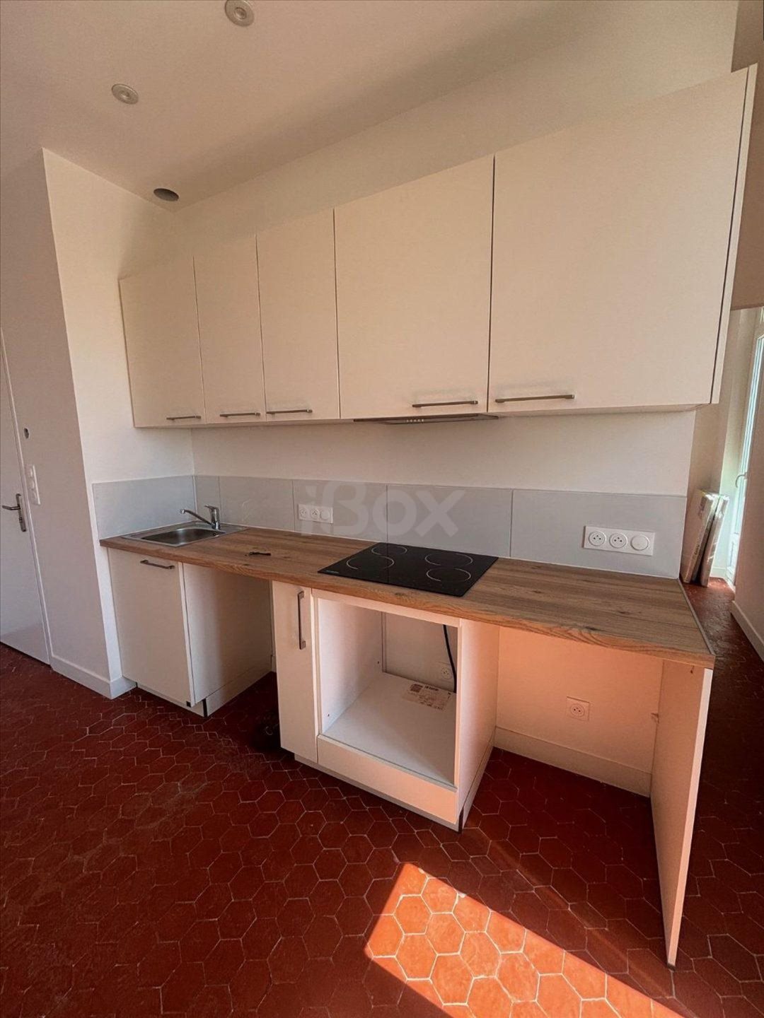Appartement à louer, 1m², Carqueiranne