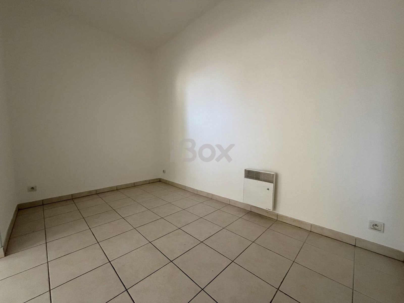 Appartement à louer, 1m², Cuers